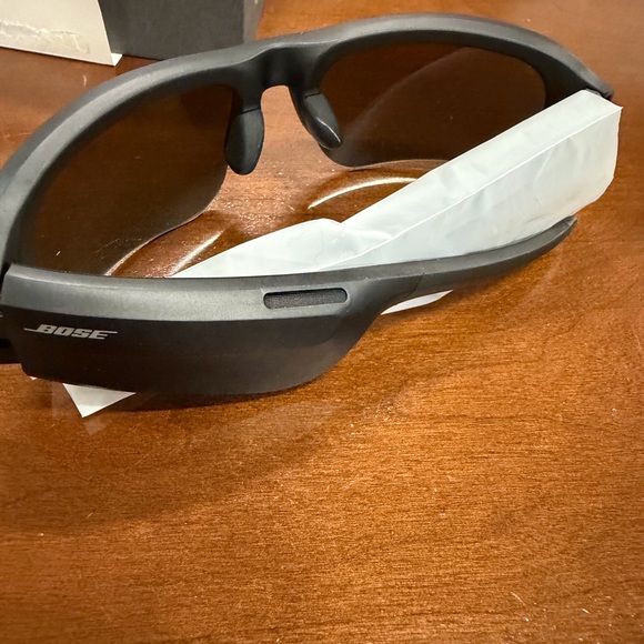Bose Audio Sunglasses with Black Frame - Picture 6 of 6